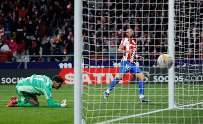 Lodi marca el segundo gol del Atlético de Madrid ante el Celta de Vigo.