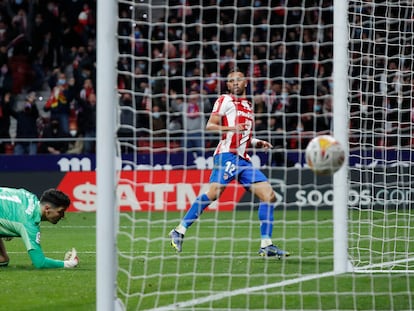 Lodi marca el segundo gol del Atlético de Madrid ante el Celta de Vigo.