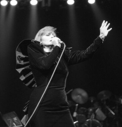 Rocio Durcal en el Teatro Monumental de Madrid en 1989.