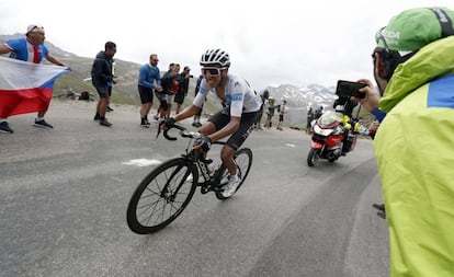 Egan Bernal, durante la etapa de este viernes. 