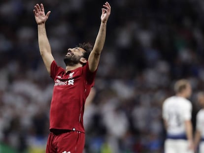 Salah celebra el triunfo ante el Tottenham en el Wanda.