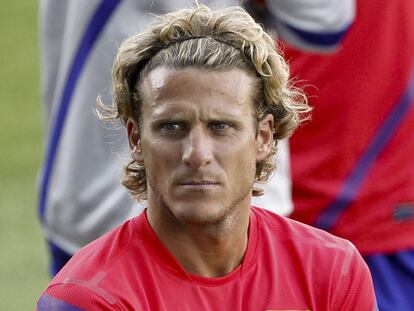 Forlán, en un entrenamiento con el Atlético.