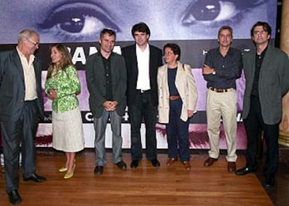 Diego Galán, Elena Sánchez, Domingo Corral, Fernando Bovaira, Rocío Centurión, Juan Zavala y Jacques Roldán (de izquierda a derecha), en San Sebastián.