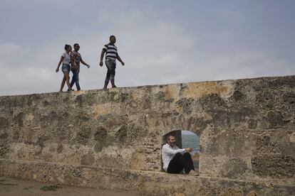 Tavares posa en un vano de la muralla de Cartagena de Indias durante el Hay Festival.