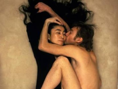 John Lennon e Yoko Ono na famosa foto que ele jamais chegou a ver.