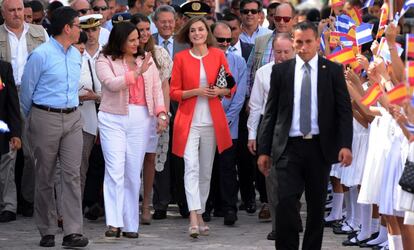 Letizia, en Comayagua, recibida como una estrella.