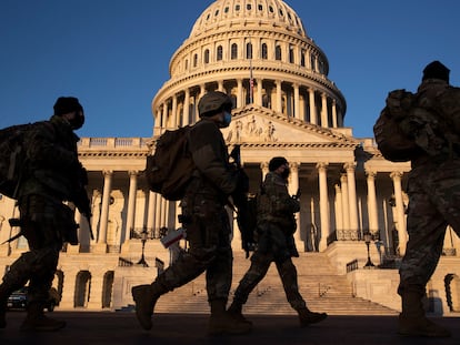 A Guarda Nacional, mobilizada diante do Congresso dos Estados Unidos.