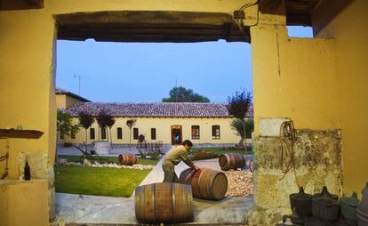 Bodegas Amalio del Pozo, en Mucientes (Valladolid).