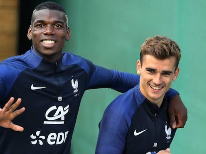 Pogba, amb Griezmann, a la selecció francesa.