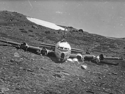 Restos del avión siniestrado, meses después del accidente, en julio de 1960.