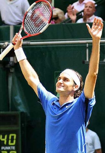 El suizo Federer consolida su liderazgo en la clasificación ATP tras su victoria en la hierba de Halle.