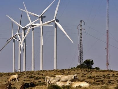 Aerogeneradores instalados en la comarca de Els Ports.