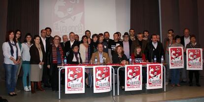 Representantes del ámbito educativo, cultural y universitario ayer en la presentación de las Trobades 2012.