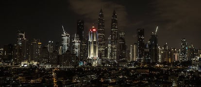 Kuala Lumpur durante la Hora del Planeta.