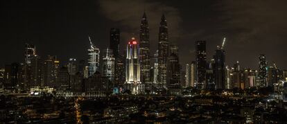 Kuala Lumpur durante la Hora del Planeta.