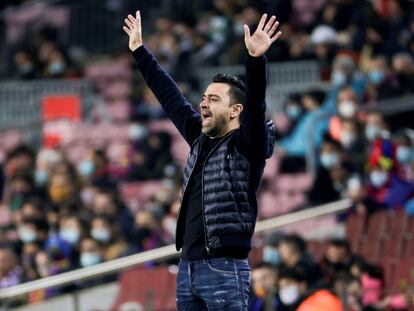 Xavi, durante el encuentro ante el Elche.