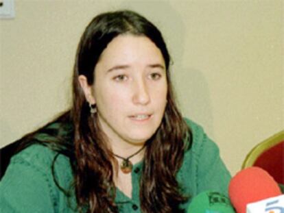 Olatz Doñabeitia, durante una rueda de prensa de Jarrai.