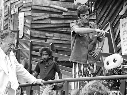 Lincoln Maazel (a la izquierda) y George A. Romero, en el rodaje de 'The Amusement Park'.