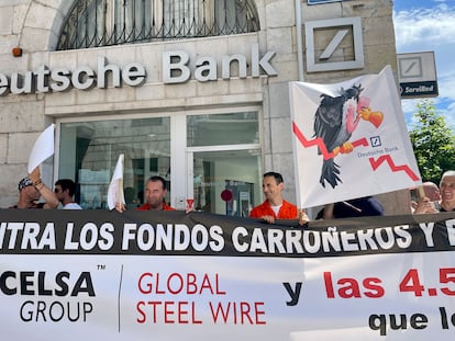 Los trabajadores de Celsa se manifiestan contra el bloqueo de los acreedores al rescate público