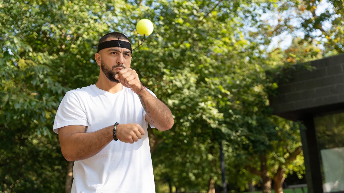 Esta pelota de boxeo te ayuda a mejorar los reflejos mientras te diviertes