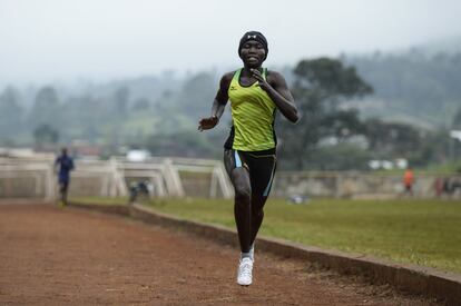 Rose Nathike Lokonyen, refugiada de Sudán del Sur, entrenando en el complejo deportivo de Ngong a las afueras de Nairobi. “Representaré a mi pueblo en Río y quizás, si logro alcanzar mi objetivo, pueda regresar y organizar una carrera para promover la paz y unir a la gente”, se sincera con Acnur.