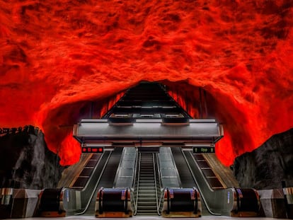 Escaleras mecánicas en la estación de Solna Centrum, en el metro de Estocolmo. 