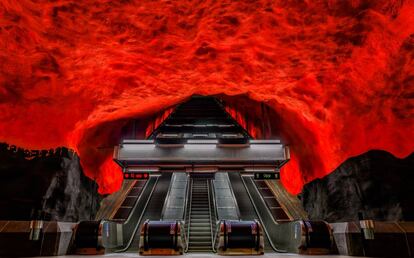 Escaleras mecánicas en la estación de Solna Centrum, en el metro de Estocolmo. 