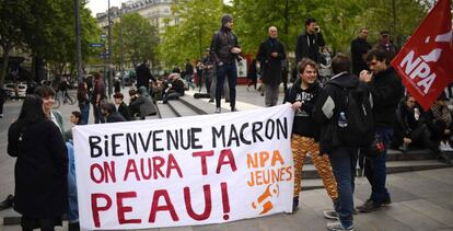 Manifestantes en Par&iacute;s hoy lunes 8 de mayo.