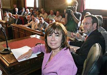 La ministra de Medio Ambiente, Cristina Narbona, durante la reunión que ha mantenido con organizaciones de regantes.