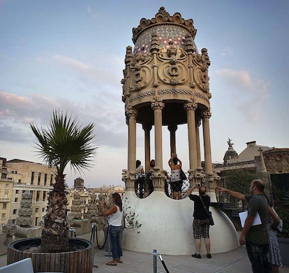 El templete que corona la fachada principal de la vivienda, uno de los elementos más característicos del exterior del edificio.