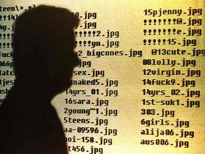 300 voluntarios, cibercentinelas, vigilan las páginas en las que los pederastas intercambian documentos y las infectan con virus.