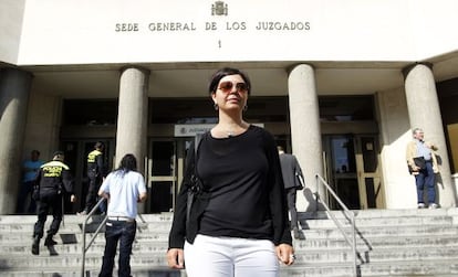 María José Callejo, en el juzgado donde hoy ha ratificado la denuncia por el supuesto robo de sus dos hermanas, nacidas en 1972 y 1977.