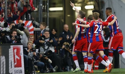 Los jugadores del Bayern festejan un gol ante el Hertha.