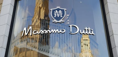 Fachada de una tienda de Massimo Dutti.