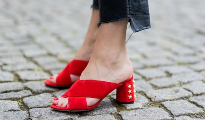 Las diferentes tendencias en sandalias femeninas tienen un rasgo en común: su comodidad.