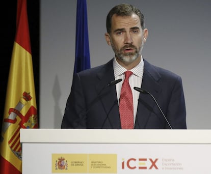 El Rey Felipe IV, durante la inauguración de la cumbre sobre comercio exterior organizada por la CEOE y el Consejo Empresarial de la Competitividad (CEC) que clausura el presidente del Gobierno, Mariano Rajoy.