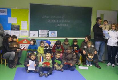 Un aula de la escuela Haizeder, en Ea, durante la jornada de puertas abiertas que se celebró el pasado sábado.