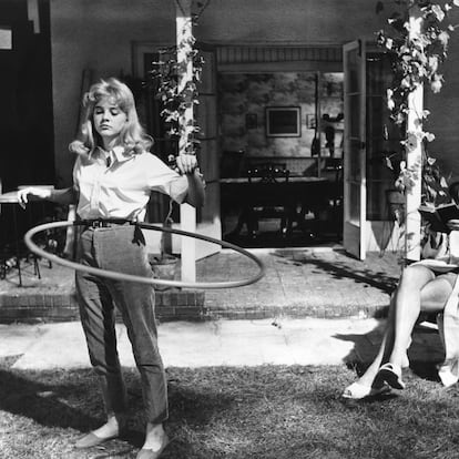 James Mason y Sue Lyon, en una imagen de Lolita, película basada en la novela de Vladimir Nabokov y dirigida por Stanley Kubrick