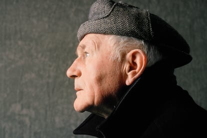 El escritor Bohumil Hrabal, fotografiado en París en 1995.