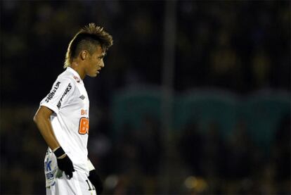 Neymar, delantero del Santos, durante el encuentro ante Peñarol.