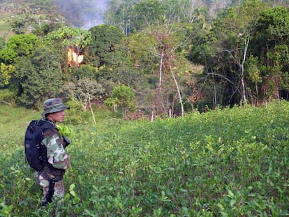 Un soldado en la selva peruana (foto de archivo).
  