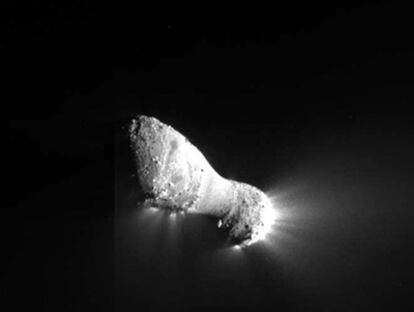 Fotografía del cometa Hartley 2 tomada por la sonda espacial 'Deep Impact'