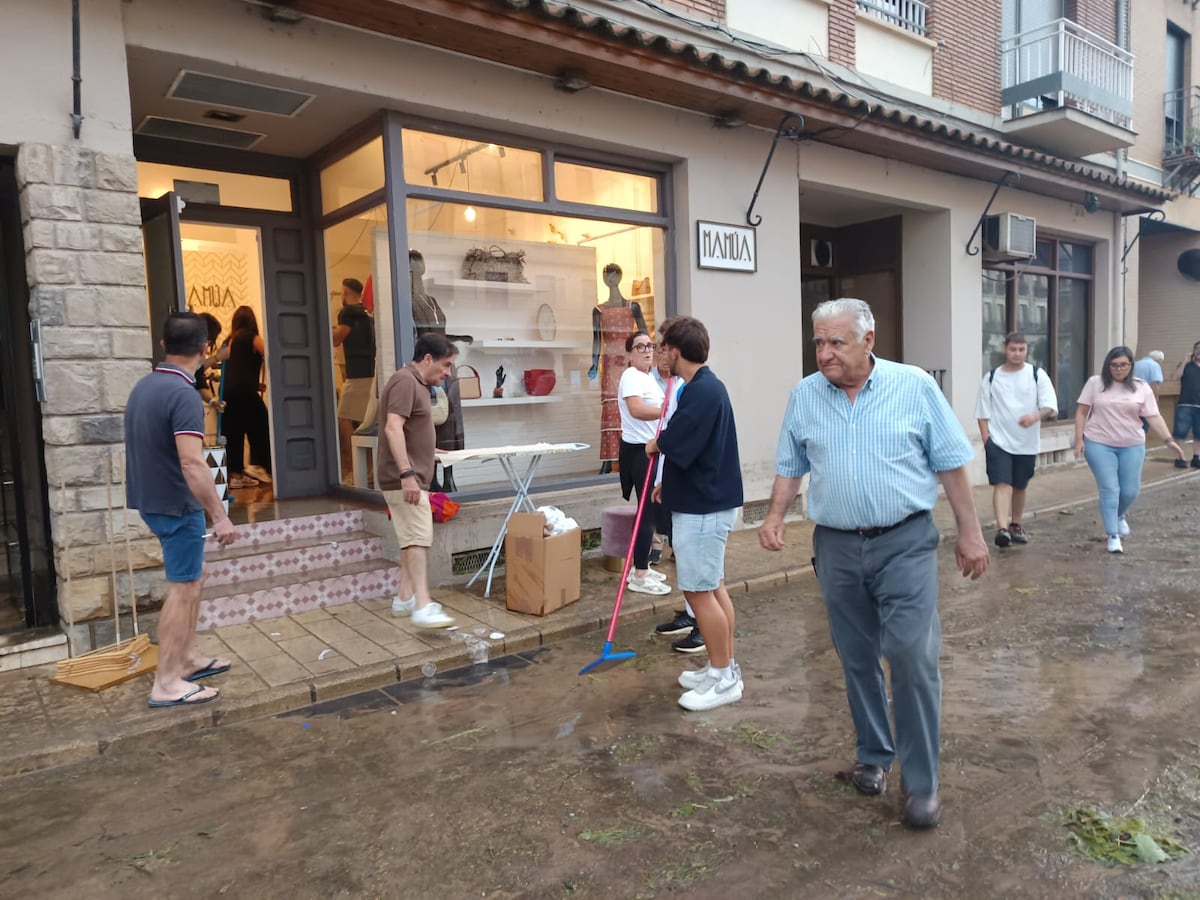 La comunidad sigue en alerta naranja por precipitaciones y tormentas y Emergencias pide a la ciudadanía que descarte desplazamientos y evite los bajos, sótanos y subterráneos