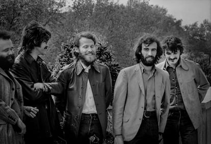 Los miembros de The Band, en Londres, junio de 1971. De izquierda a derecha: Garth Hudson, Robbie Robertson, Levon Helm, Richard Manuel y Rick Danko.