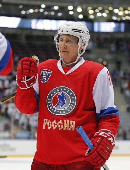 El equipo liderado por el jefe del Kremlin ganó por 17-6 a una selección de jugadores en activo de la liga nacional y otros altos funcionarios.