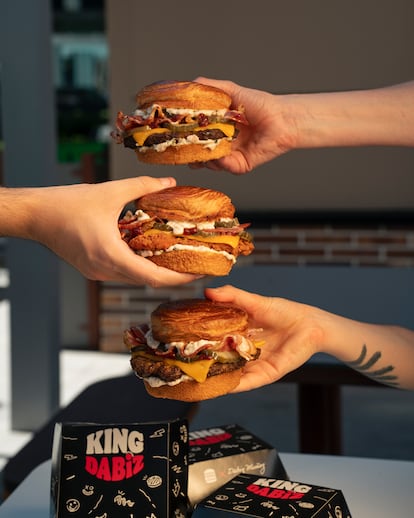 Las hamburguesas creadas por Dabiz Muñoz incluyen una versión con pollo y otra con carne de Angus. Imagen proporcionada por Burguer King.