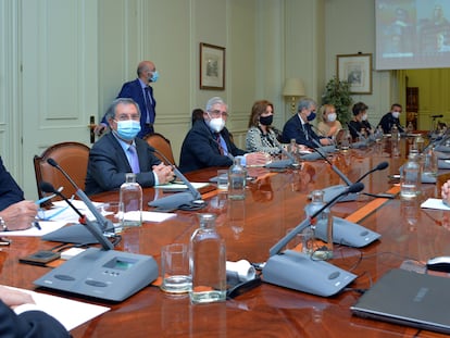 El presidente del Consejo General del Poder Judicial, Carlos Lesmes preside un pleno extraordinario, en Madrid eL 28 de octubre de 2020.