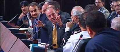 Fotograma do momento &quot;Por qu&eacute; no te callas&quot; com o ent&atilde;o rei espanhol Juan Carlos I, e o ent&atilde;o primeiro ministro espanhol, Jos&eacute; Luis Rodriguez Zapatero