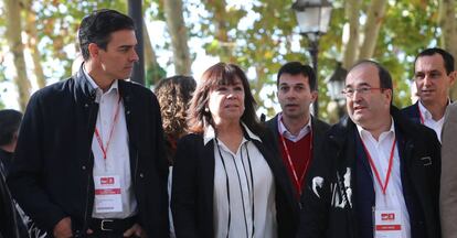 Pedro S&aacute;nchez con la presidenta, Cristina Narbona, junto a Miquel Iceta.
