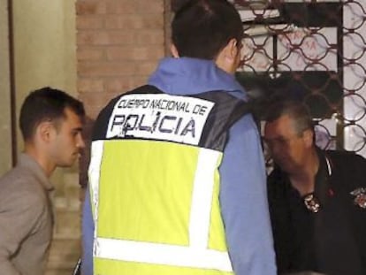 El agresor, detenido tras tirarse por la ventana de la vivienda de un segundo piso